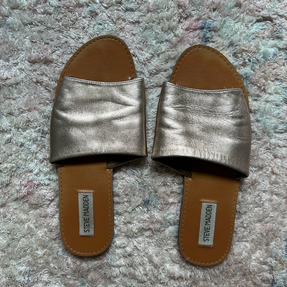 Steve Madden Rose Gold Slide Sandals with Metallic Finish